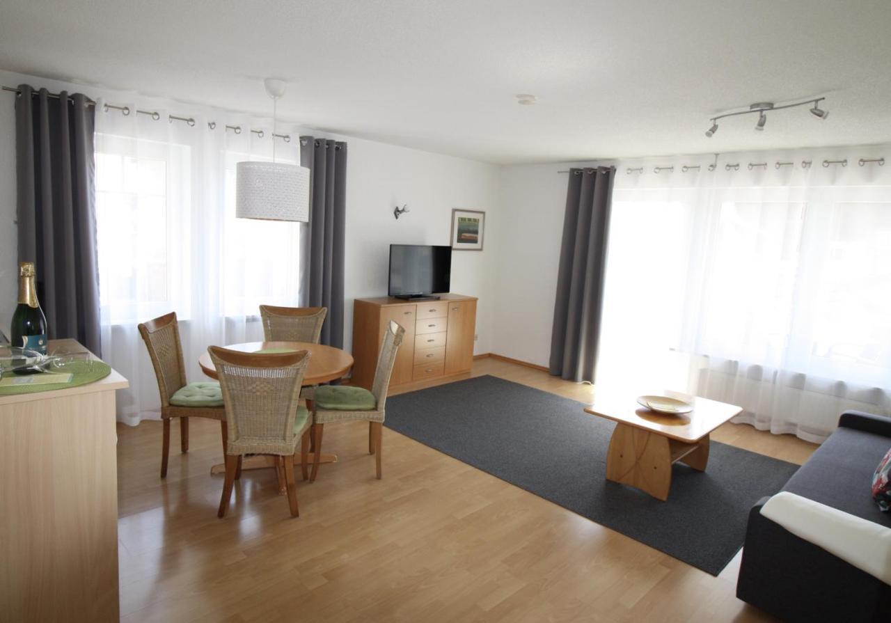 Gaestehaus Maeder Am Hafen Uhldingen-Muhlhofen Ruang foto