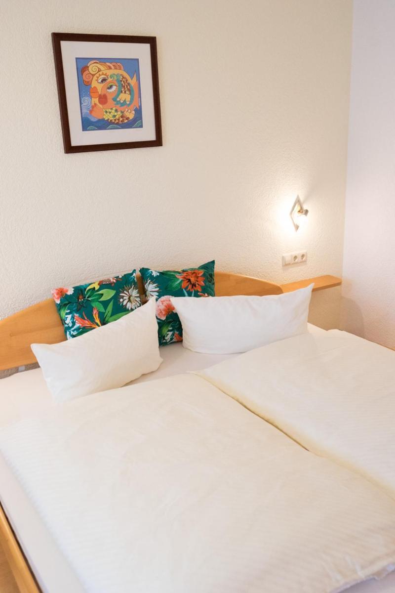 Gaestehaus Maeder Am Hafen Uhldingen-Muhlhofen Ruang foto