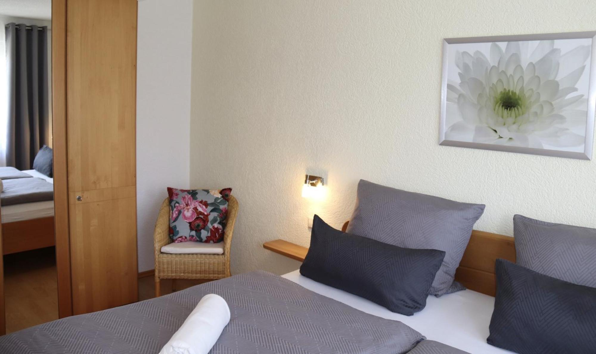 Gaestehaus Maeder Am Hafen Uhldingen-Muhlhofen Ruang foto